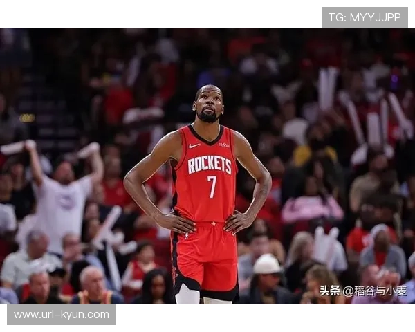 杜兰特连续命中关键三分，火箭拉开分差